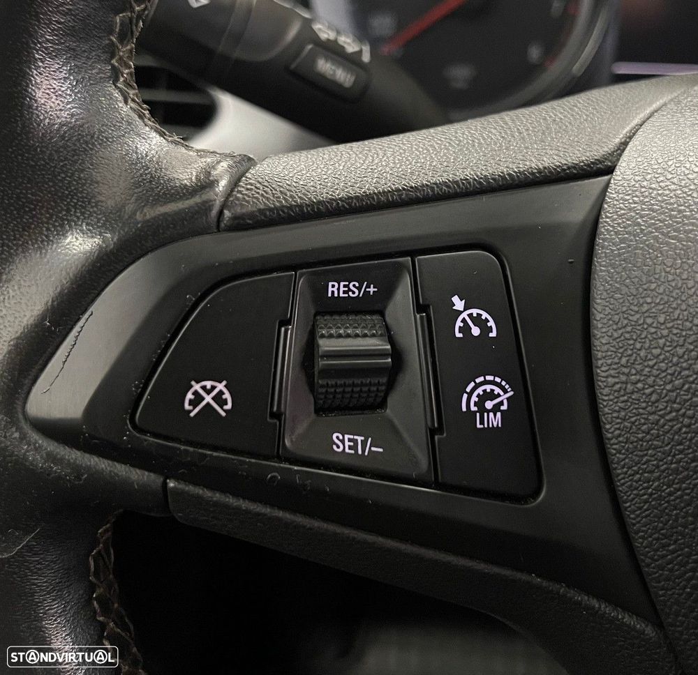 Opel Astra 1.2 Turbo Business Edition - 30