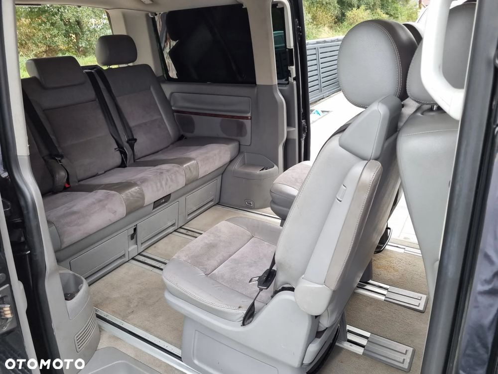 Volkswagen Multivan - 15
