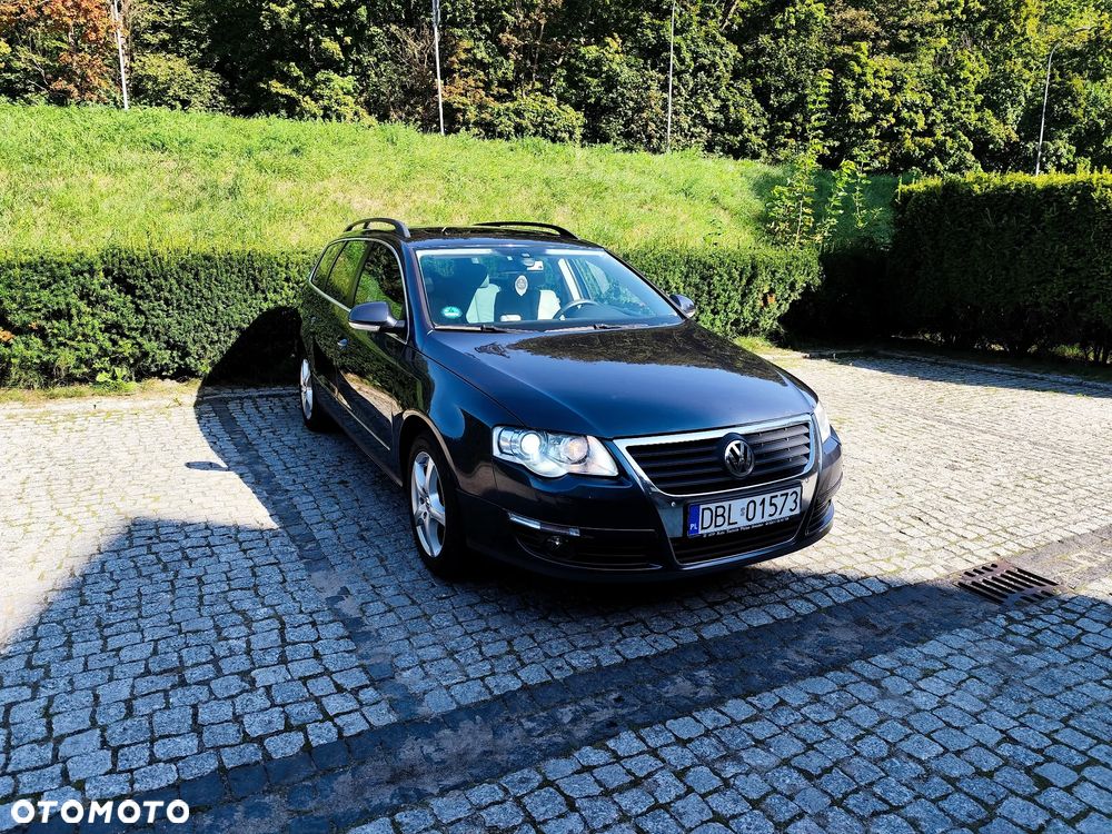 Volkswagen Passat - 1