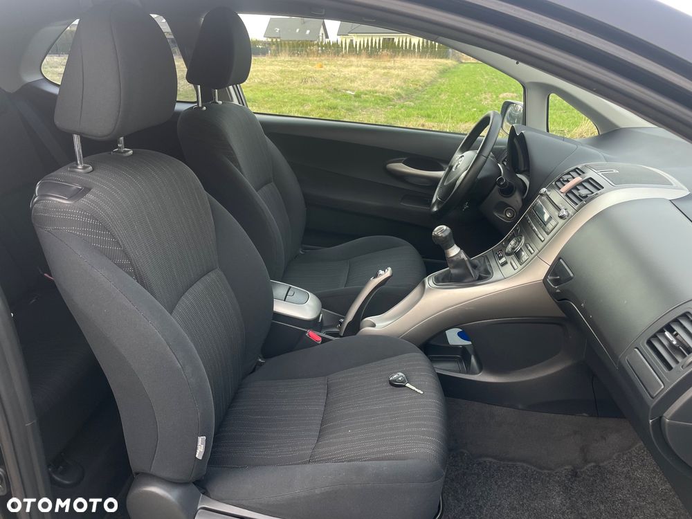 Toyota Auris 1.6 VVT-i Team - 13