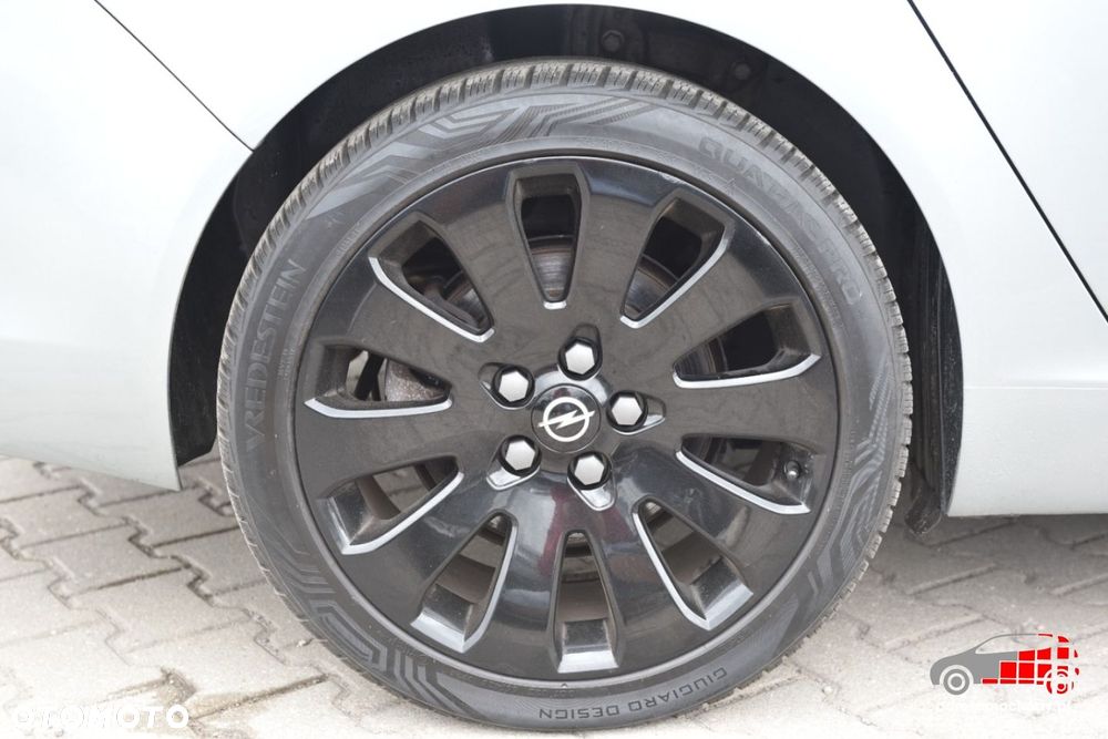 Opel Insignia - 12