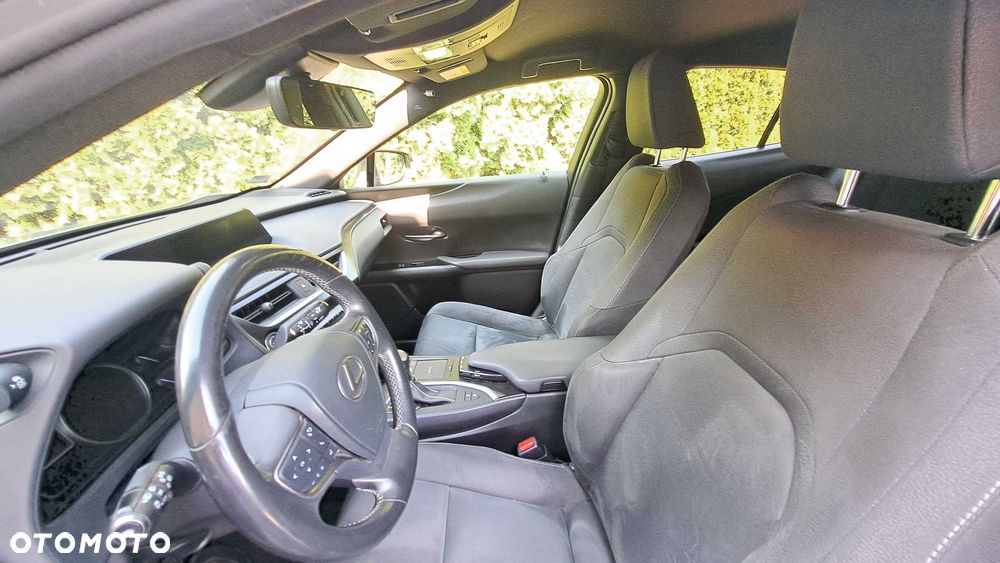 Lexus UX - 7