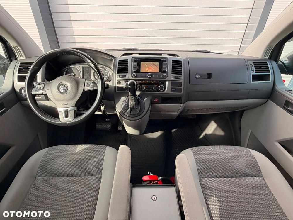 Volkswagen Caravelle - 9