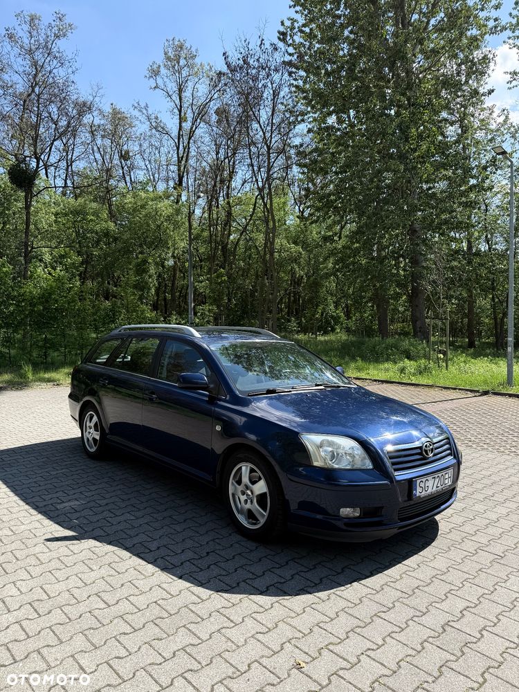 Toyota Avensis 1.8 VVT-i Sol - 1