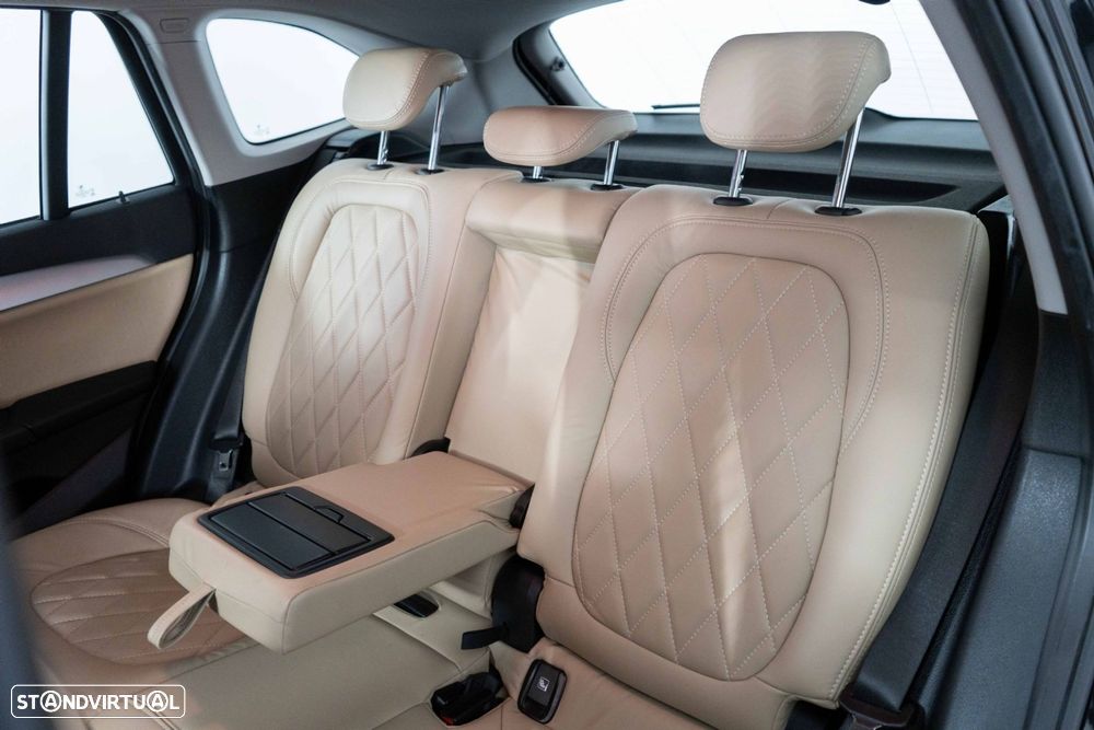 BMW X1 25 e xDrive Corporate Edition - 9