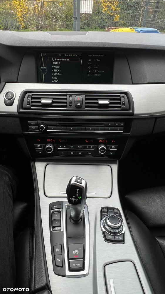 BMW Seria 5 525d - 28