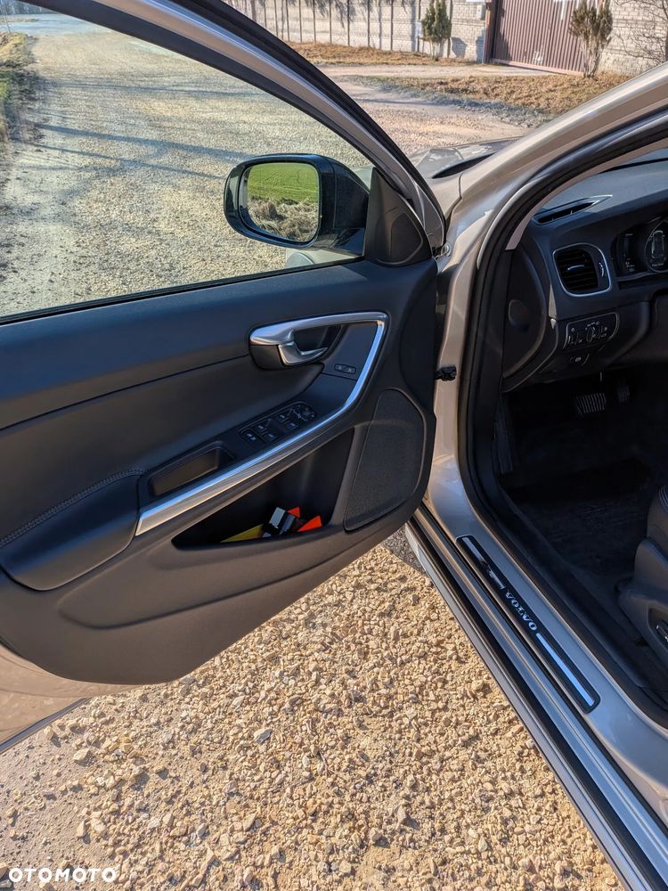 Volvo V60 Cross Country T5 Geartronic Momentum - 19