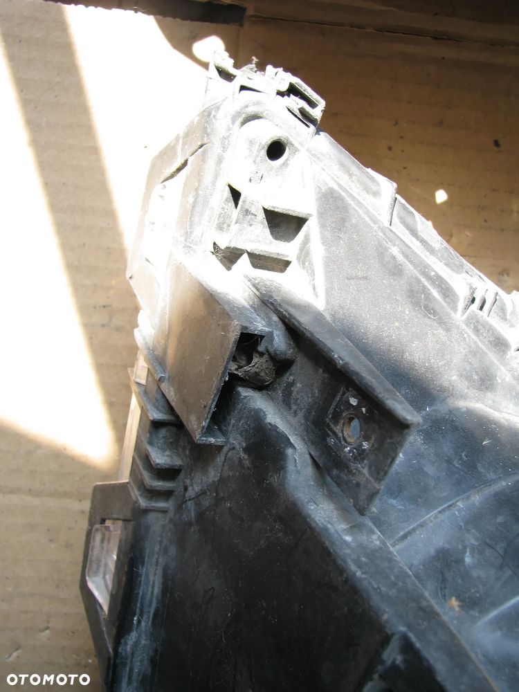 LAMPA PRZEDNIA PRAWA BMW E 46 - 17