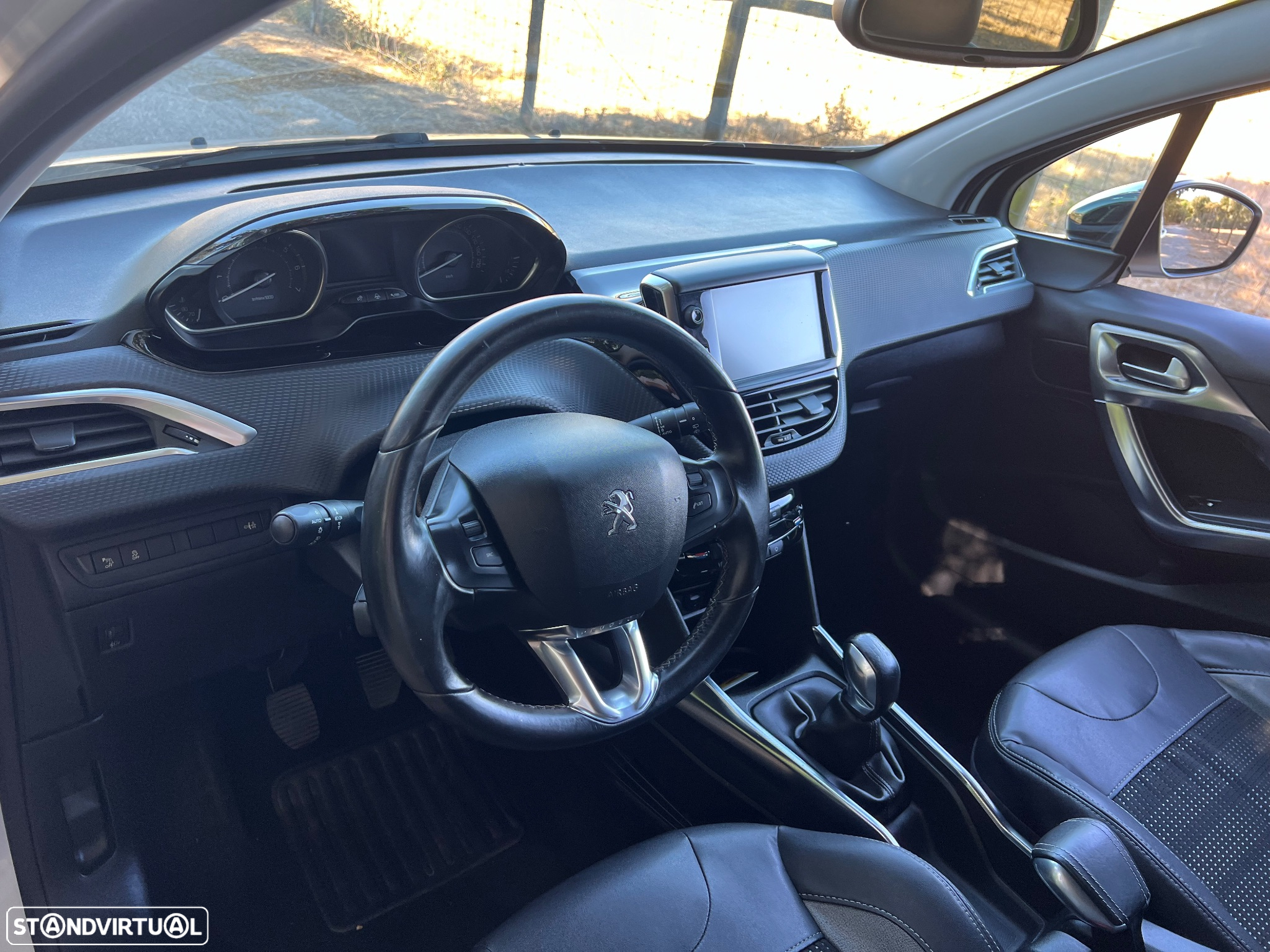 Peugeot 2008 1.2 PureTech Allure - 7