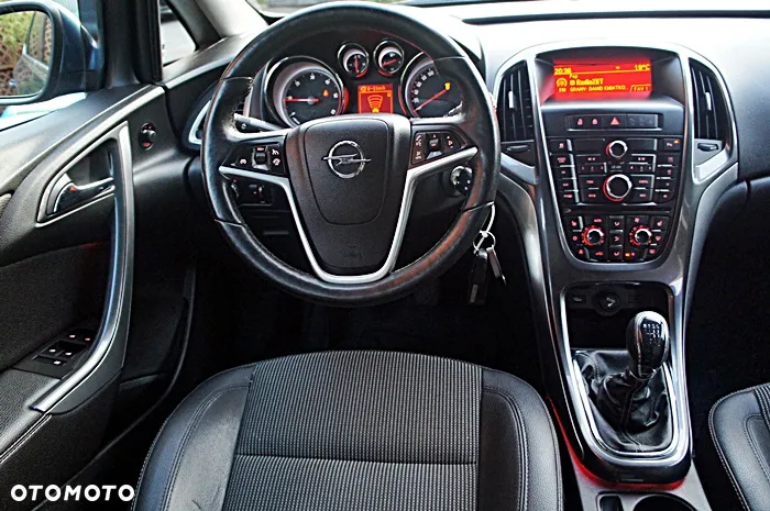Opel Astra 2.0 CDTI Exklusiv - 22
