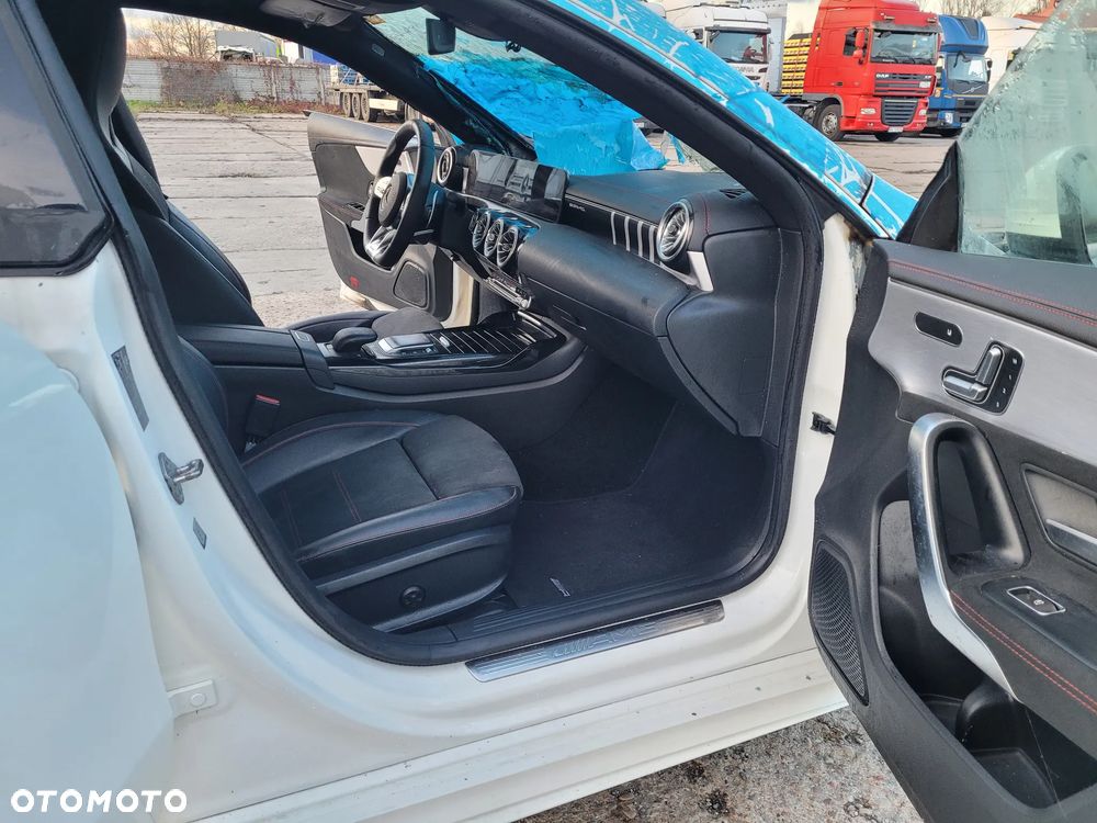 Mercedes-Benz CLA - 5