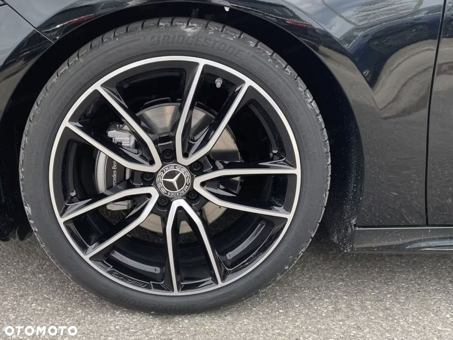 Mercedes-Benz Klasa A 220 4-Matic AMG Line 8G-DCT - 6