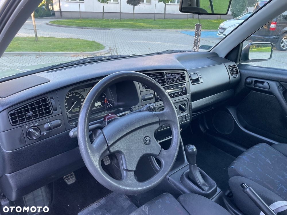 Volkswagen Golf - 11