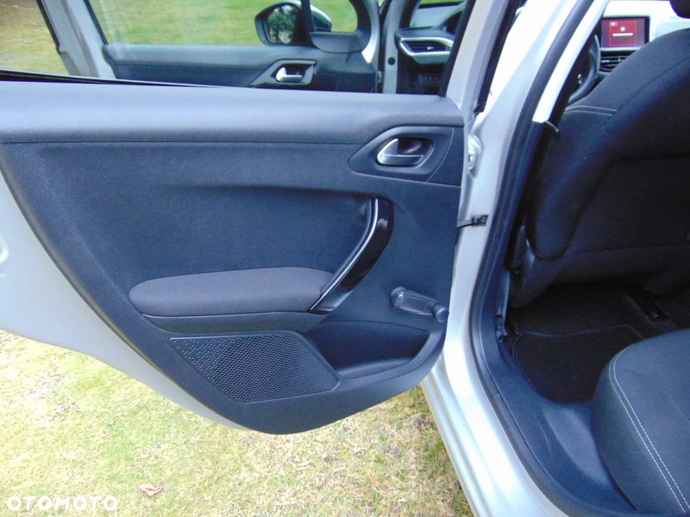 Peugeot 208 PureTech 82 Start & Stop Style - 25