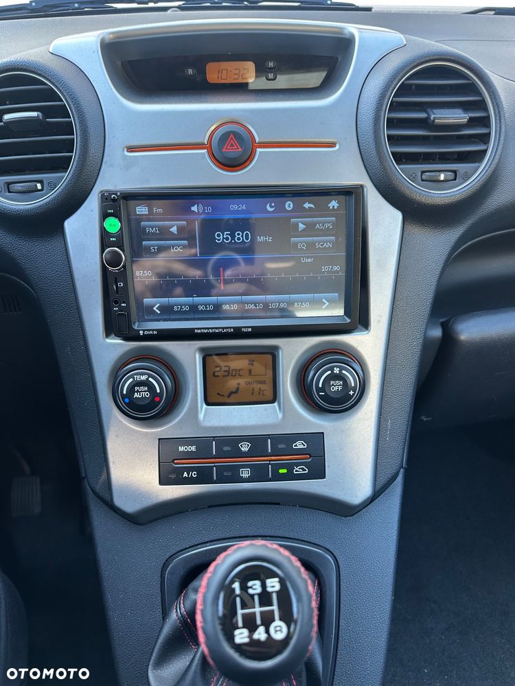 Kia Carens 2.0 CVVT Spirit - 12
