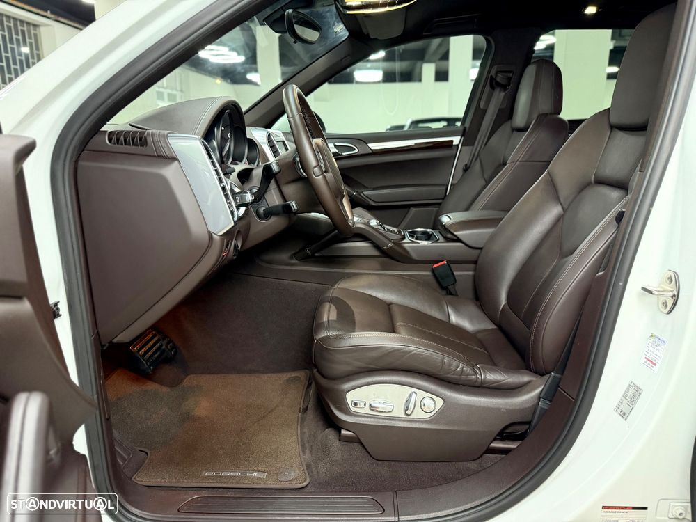 Porsche Cayenne Tiptronic S - 14