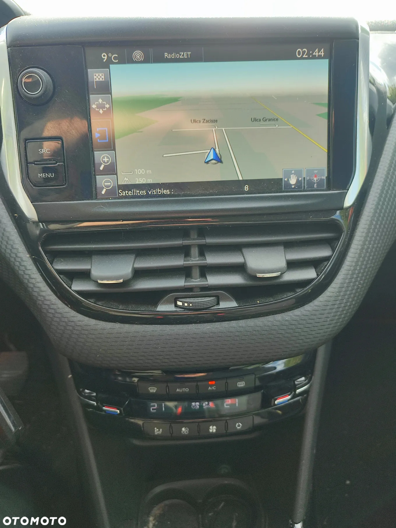 Peugeot 2008 1.6 e-HDi Allure S&S - 17