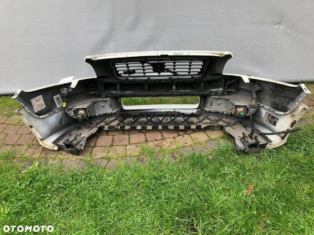 Zderzak przód Volvo C30 R-design - 6