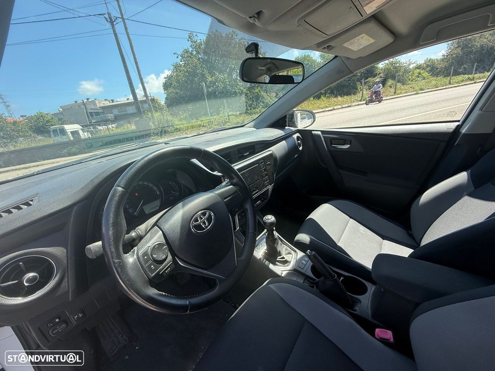 Toyota Auris 1.4 D-4D - 14