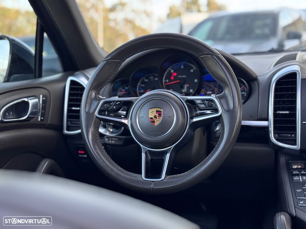 Porsche Cayenne - 7
