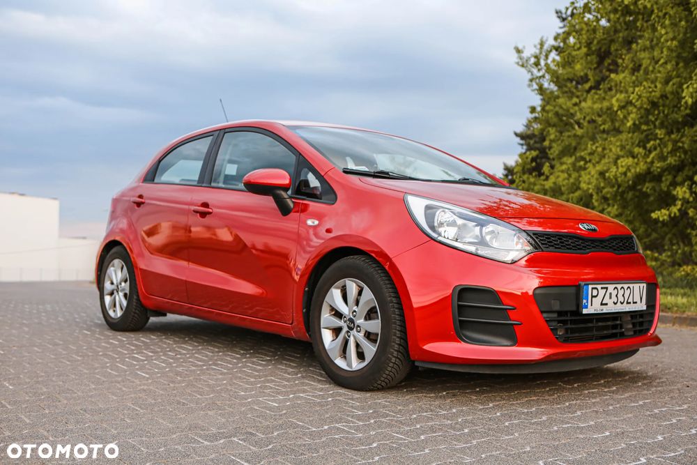 Kia Rio 1.2 L - 5