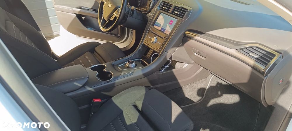 Ford Mondeo 2.0 EcoBlue Titanium - 22