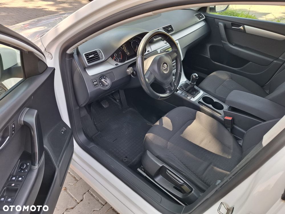 Volkswagen Passat 1.6 TDI Trendline - 7