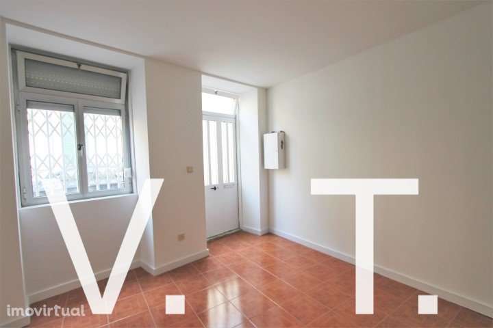 Estúdio á Praça da Batalha- Univ Lusófona- R. Miradouro - Grande imagem: 2/10