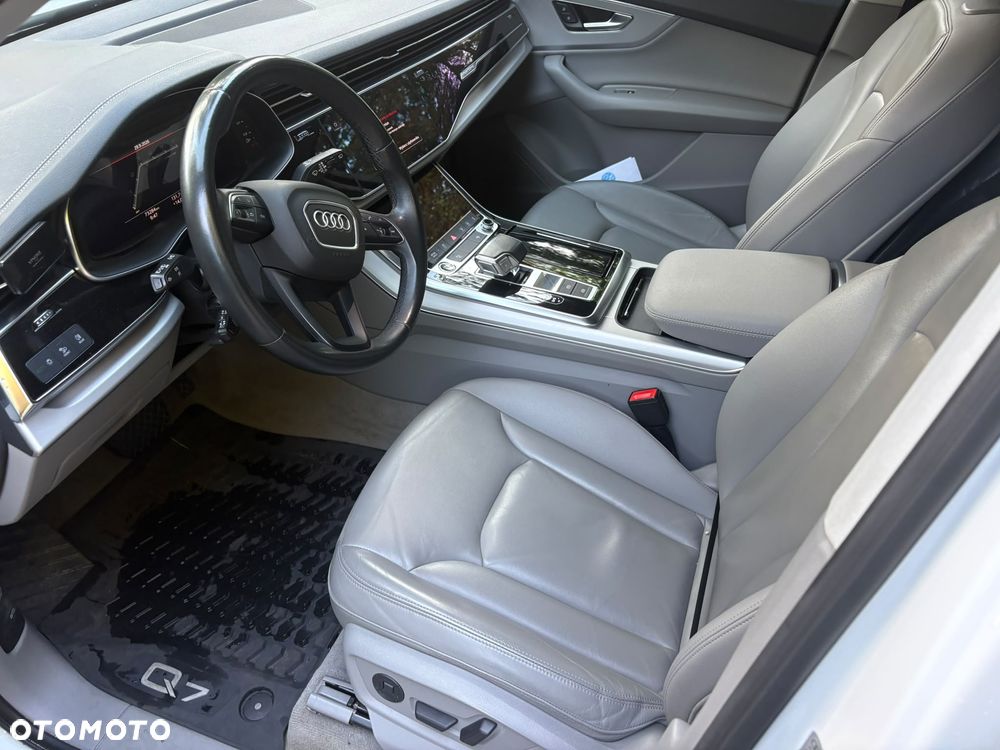 Audi Q7 2023 photo 5