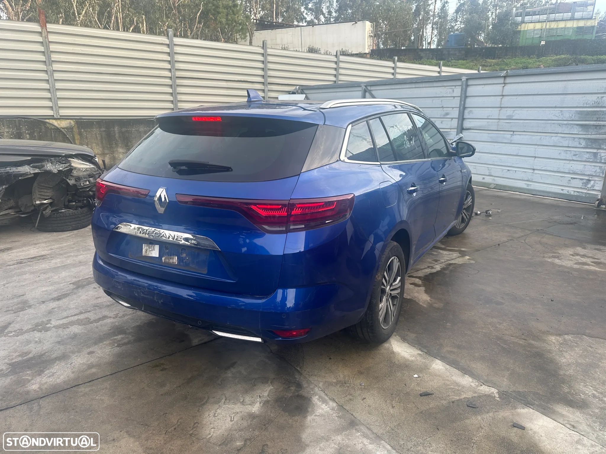 RENAULT MEGANE IV FASE II SPORT TOURER 1.5 BLUE DCI 116 CV DE 2021 PARA PEÇAS (CAIXA AUTOMATICA) - 1