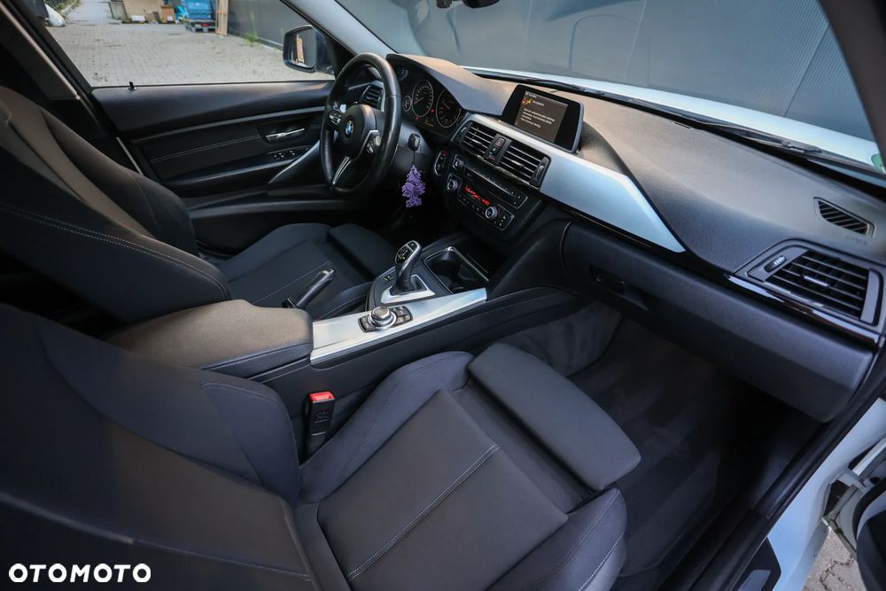 BMW Seria 3 320d Sport Line - 21