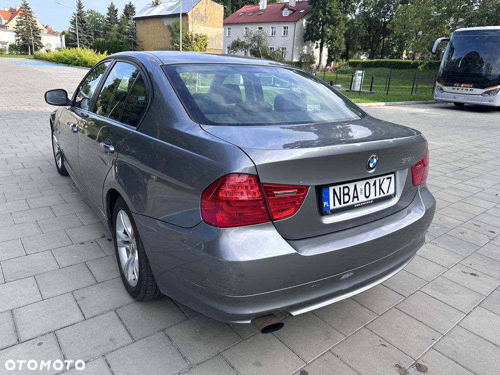 BMW Seria 3 318i - 6