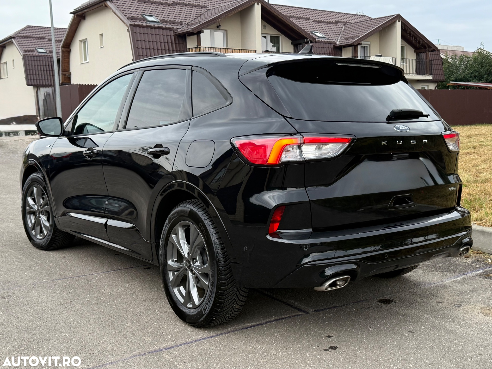 Ford Kuga 2.5 Duratec FHEV ST-LINE - 27