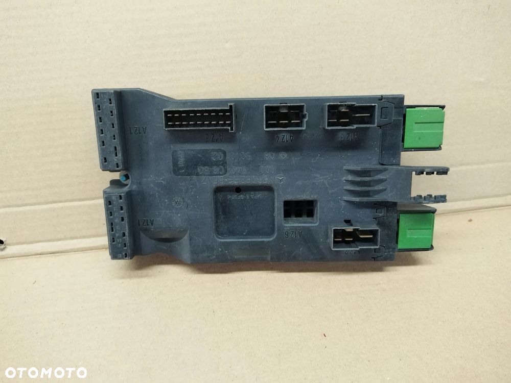 SKRZYNKA BEZPIECZNIKÓW MERCEDES VITO 0005400650 - 2