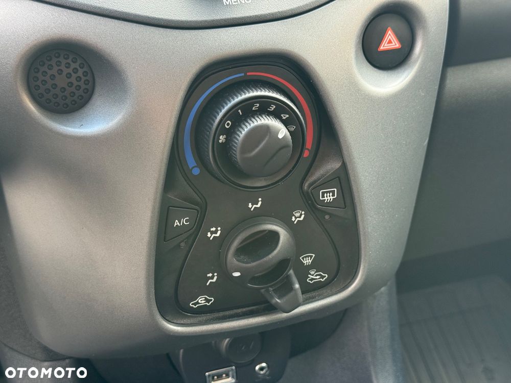 Toyota Aygo x-business - 23