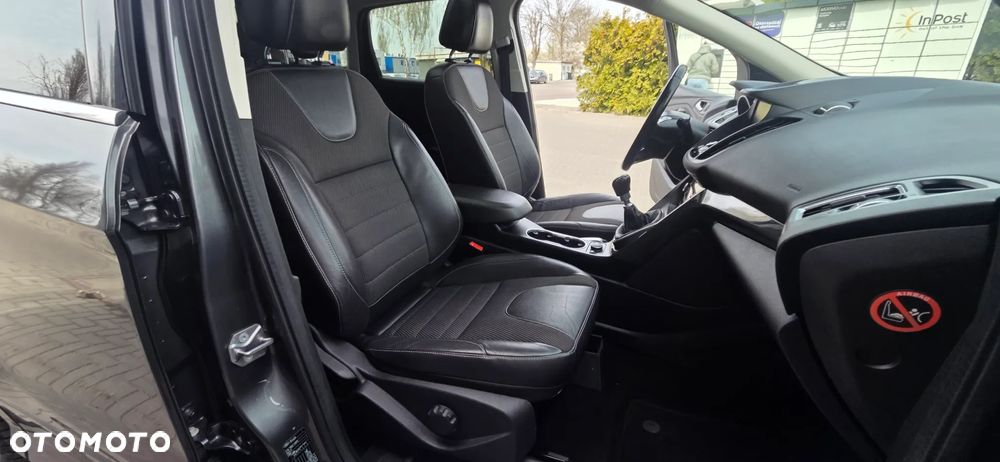 Ford Kuga 2.0 TDCi 2x4 Titanium - 37