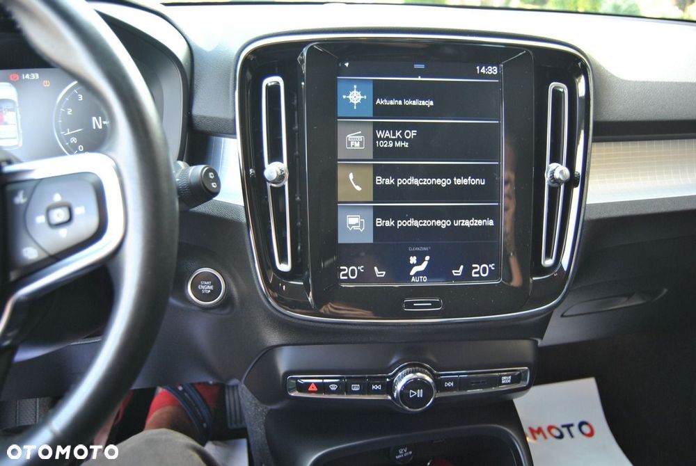 Volvo XC 40 T3 Momentum - 8