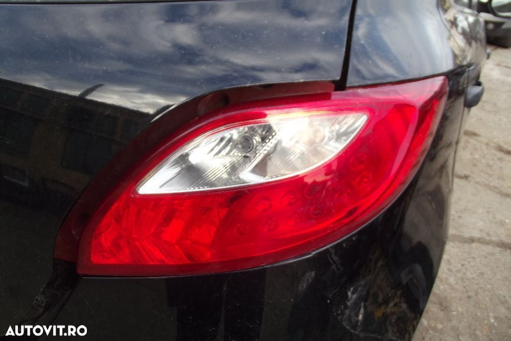 Stop Mazda 2 an 2008-2014 stopuri spate lampa tripla dezmembrez Mazda - 2