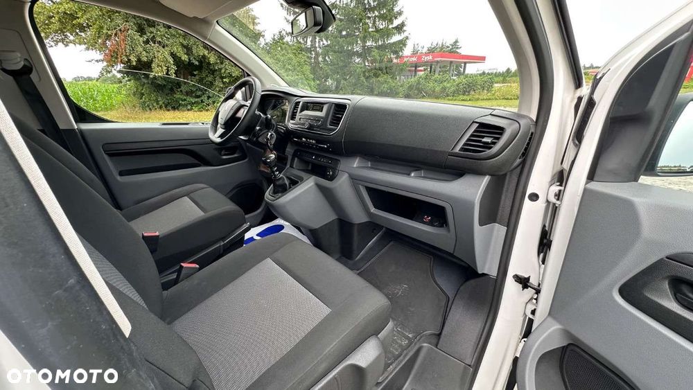 Peugeot Traveller - 19