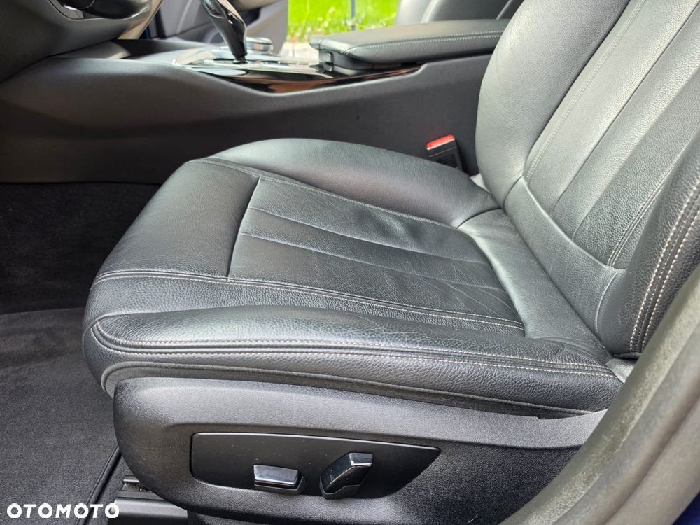 BMW Seria 5 530d Sport Line - 23