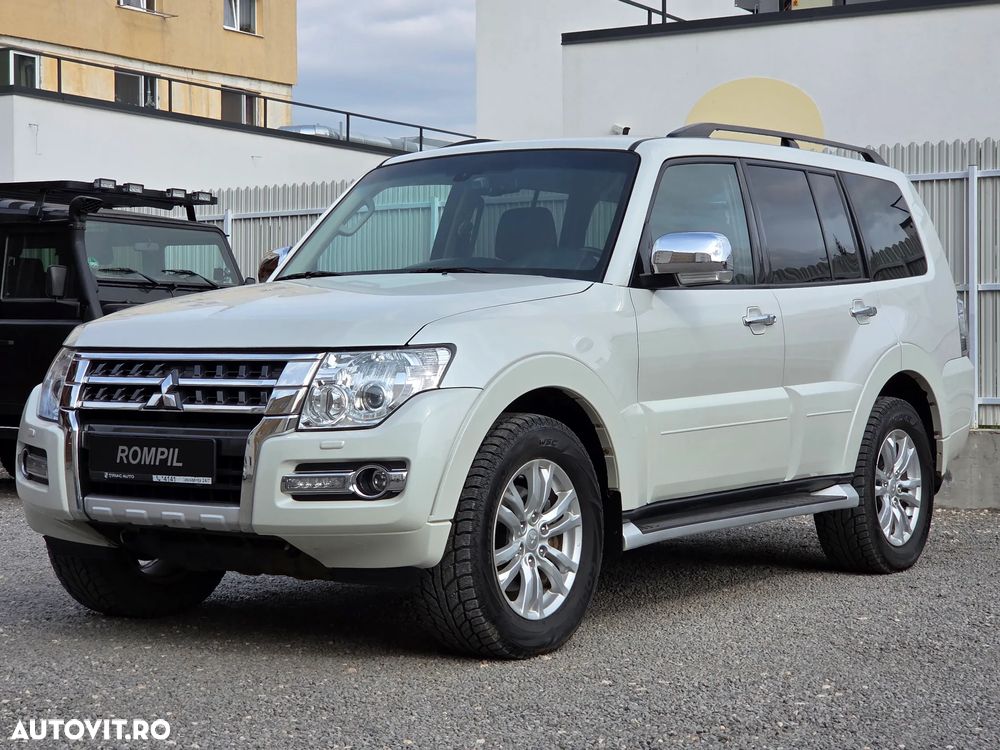 Mitsubishi Pajero 3.2 DI-D Instyle - 3