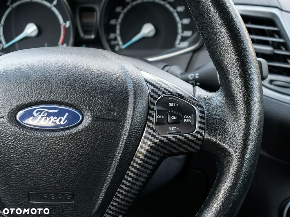 Ford Fiesta - 25