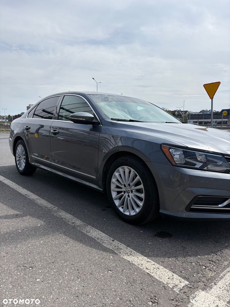 Volkswagen Passat 1.8 TSI BMT Highline DSG - 1