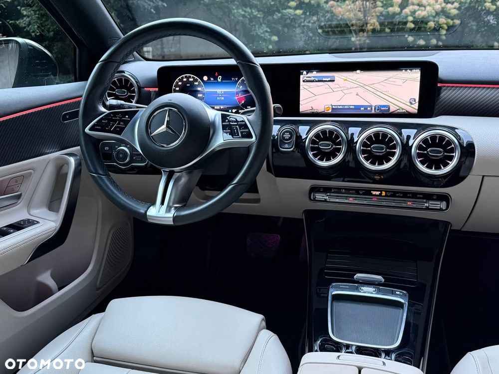 Mercedes-Benz Klasa A 250 4-Matic Progressive 7G-DCT - 18