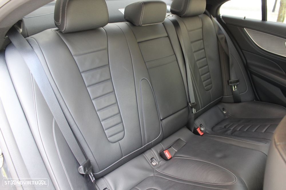 Mercedes-Benz CLS 300 d 4Matic - 28