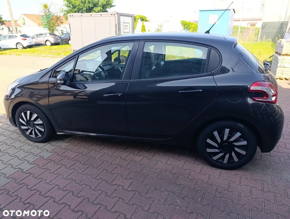 Peugeot 208 82 VTI Allure - 4