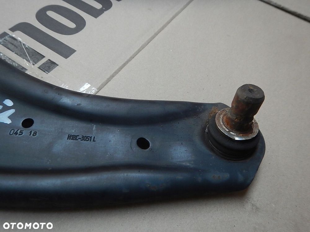 WAHACZ LEWY PRZOD FORD FIESTA MK8 H1BC-3051L - 3