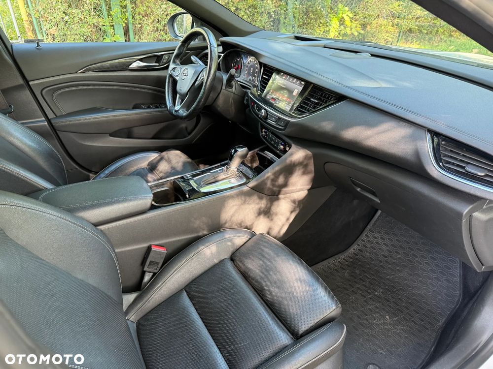 Opel Insignia - 18