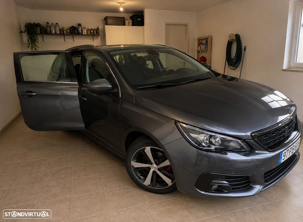 Peugeot 308 - 1