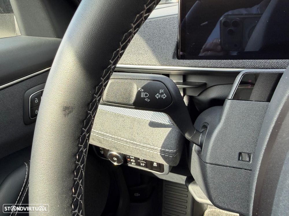 Ford Mustang Mach-E - 26